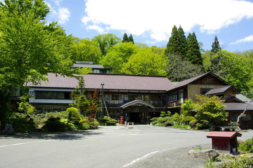 旅館 蔦温泉旅館 3*